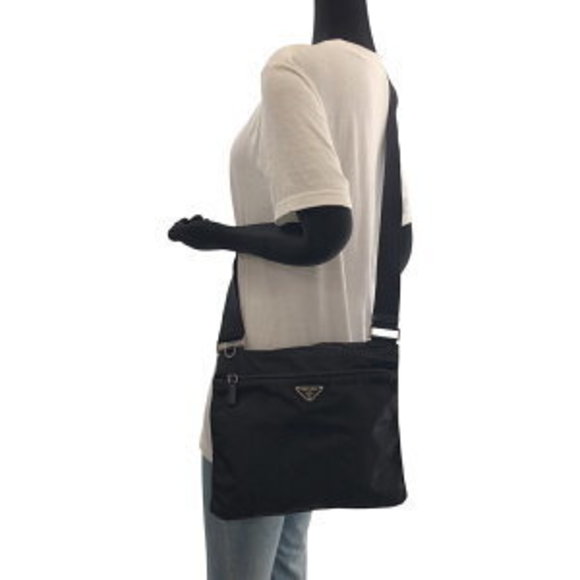 PRADA Tessuto triangular black nylon shoulder bag sacoche - Picture 7 of 9